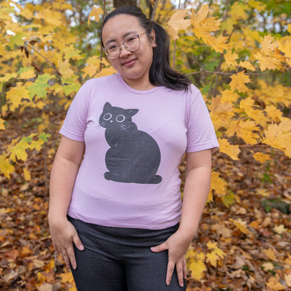 Black Cat Sitting T-Shirt - MUKA