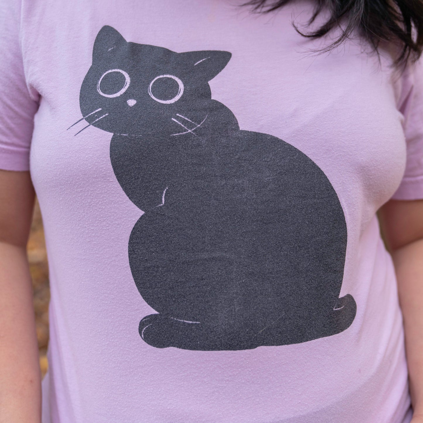 Black Cat Sitting T-Shirt - MUKA