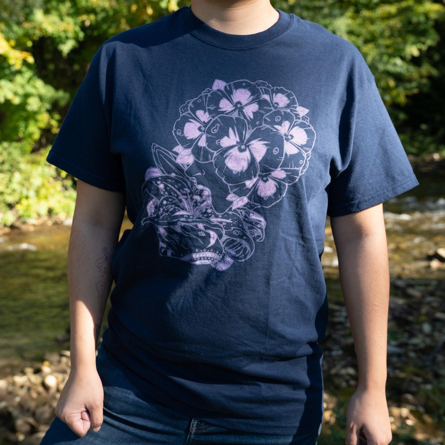 Sapphic Pansy T-Shirt - MUKA